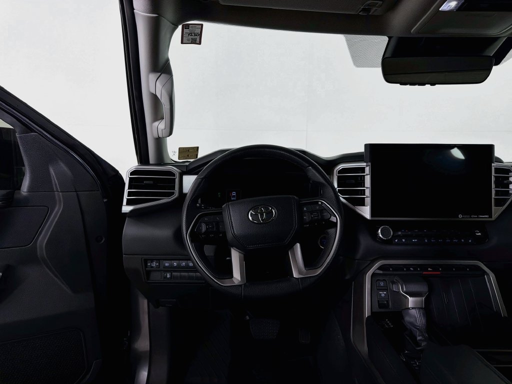Used 2024 Toyota Tundra Limited AWD/4WD image 19