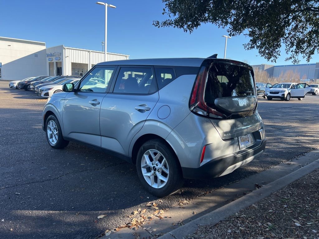 Used 2024 Kia Soul LX w/ Option Group 015 image 5