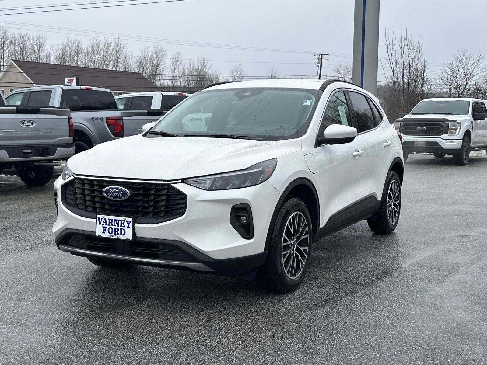 New 2025 Ford Escape PHEV image 1