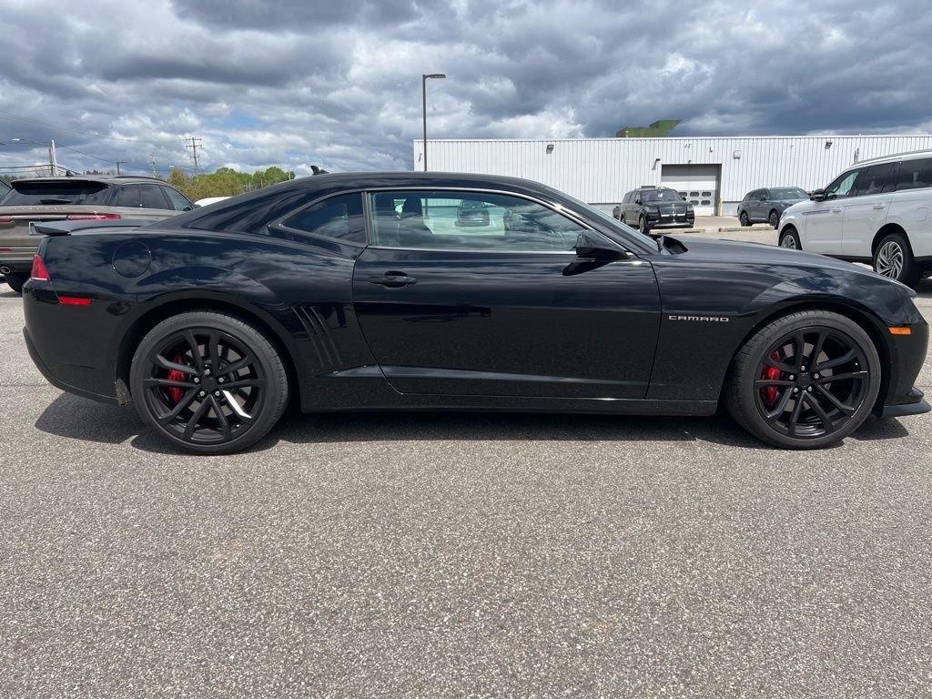 Used 2015 Chevrolet Camaro SS w/ SS Performance Package RWD image 5