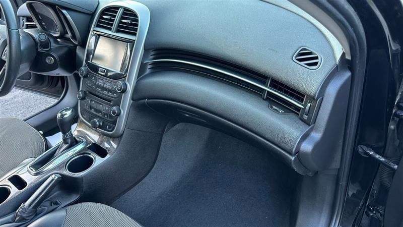 Used 2016 Chevrolet Malibu LT image 24