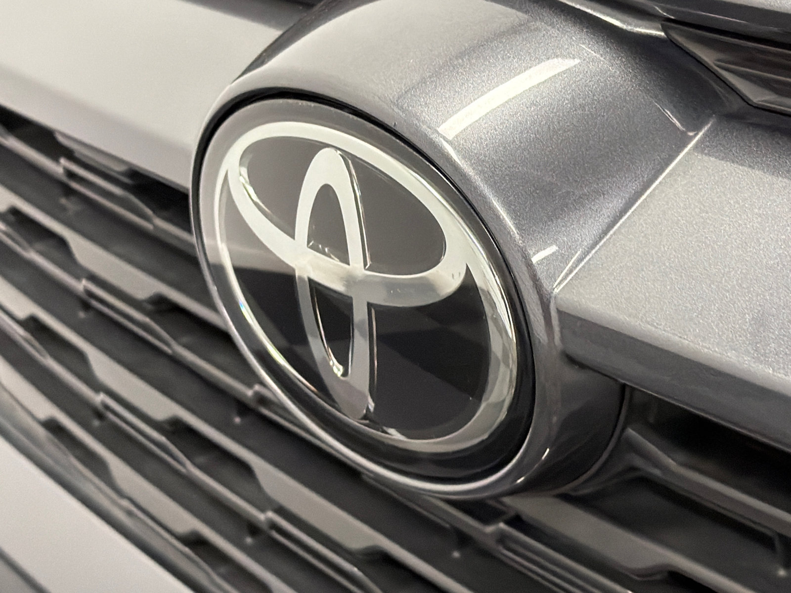 Used 2019 Toyota RAV4 XLE w/ All Weather Liner Package AWD/4WD image 13