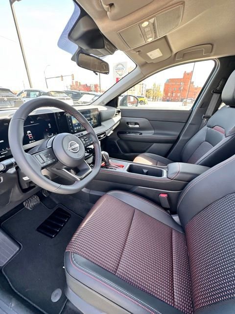 New 2025 Nissan Kicks SR image 21
