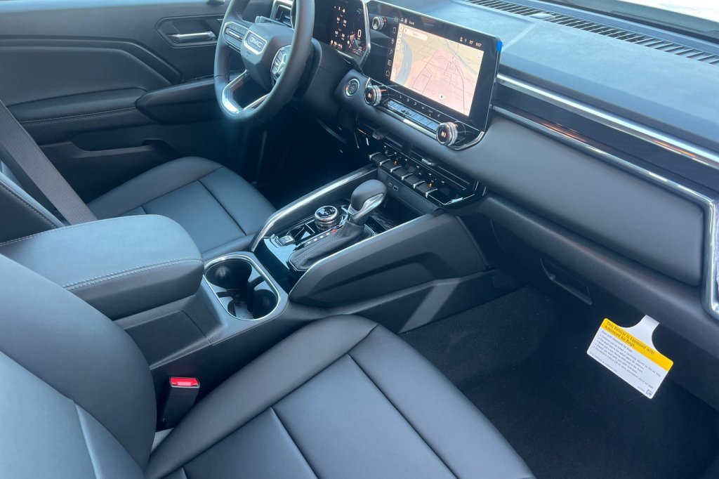 New 2026 GMC Canyon Elevation w/ Convenience Package image 12