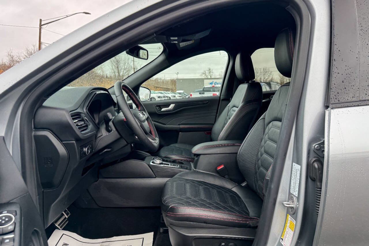 Used 2023 Ford Escape ST-Line Elite w/ Premium Technology Package AWD/4WD image 23
