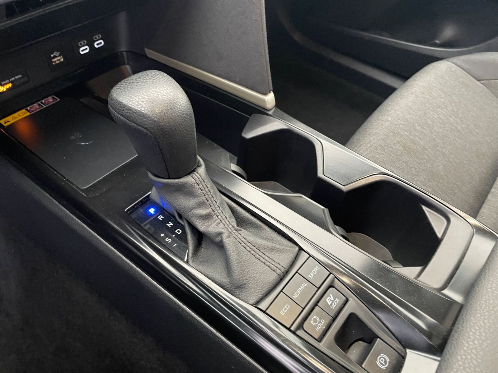 Used 2025 Toyota Camry LE image 40