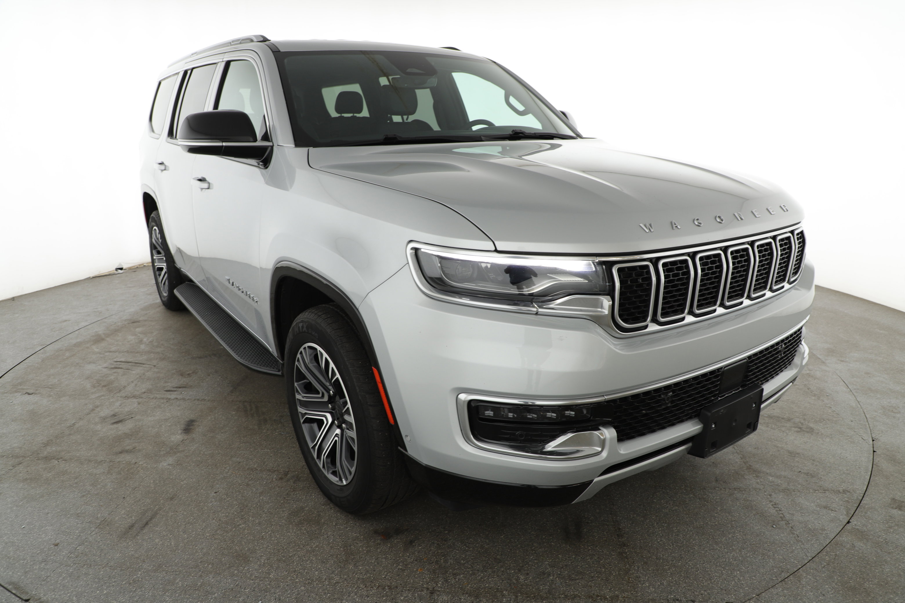 Used 2024 Jeep Wagoneer Series II w/ Flexible Seating Group image 3