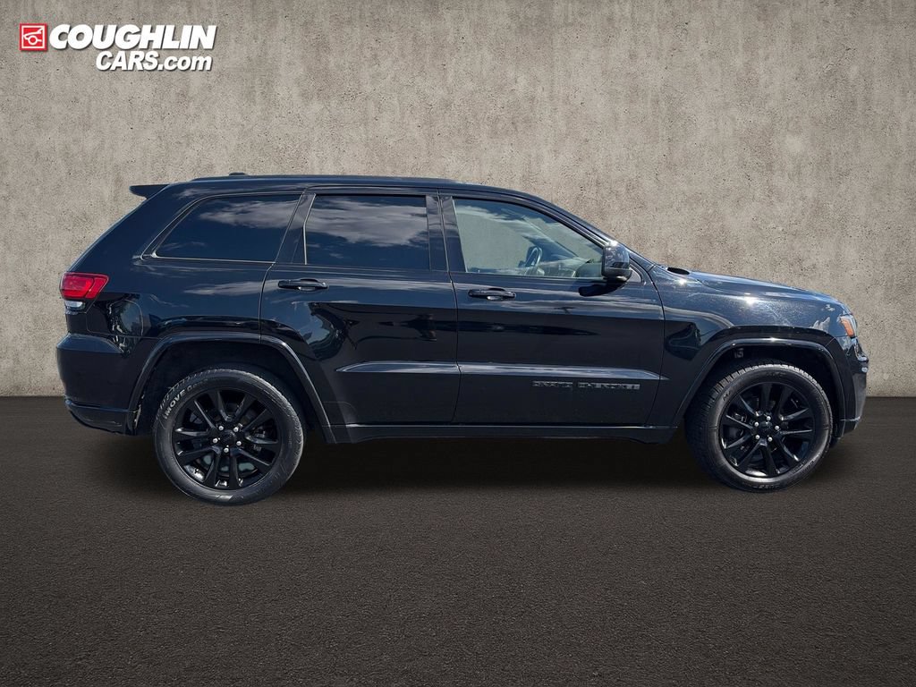 Used 2018 Jeep Grand Cherokee Altitude AWD/4WD image 10