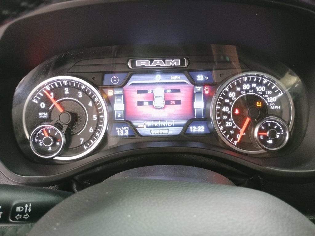 Used 2022 RAM 1500 Laramie AWD/4WD image 16