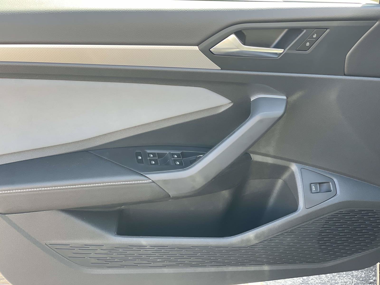 New 2026 Volkswagen Jetta SE FWD image 24