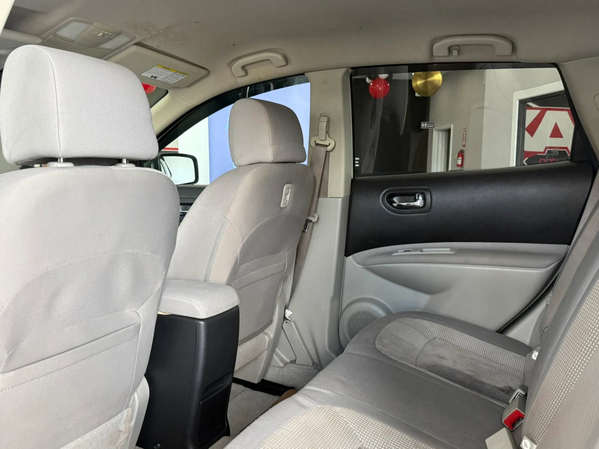 Used 2013 Nissan Rogue SV image 16