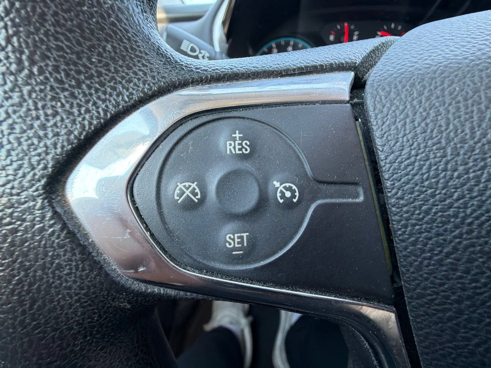 Used 2018 Chevrolet Traverse LS FWD image 13
