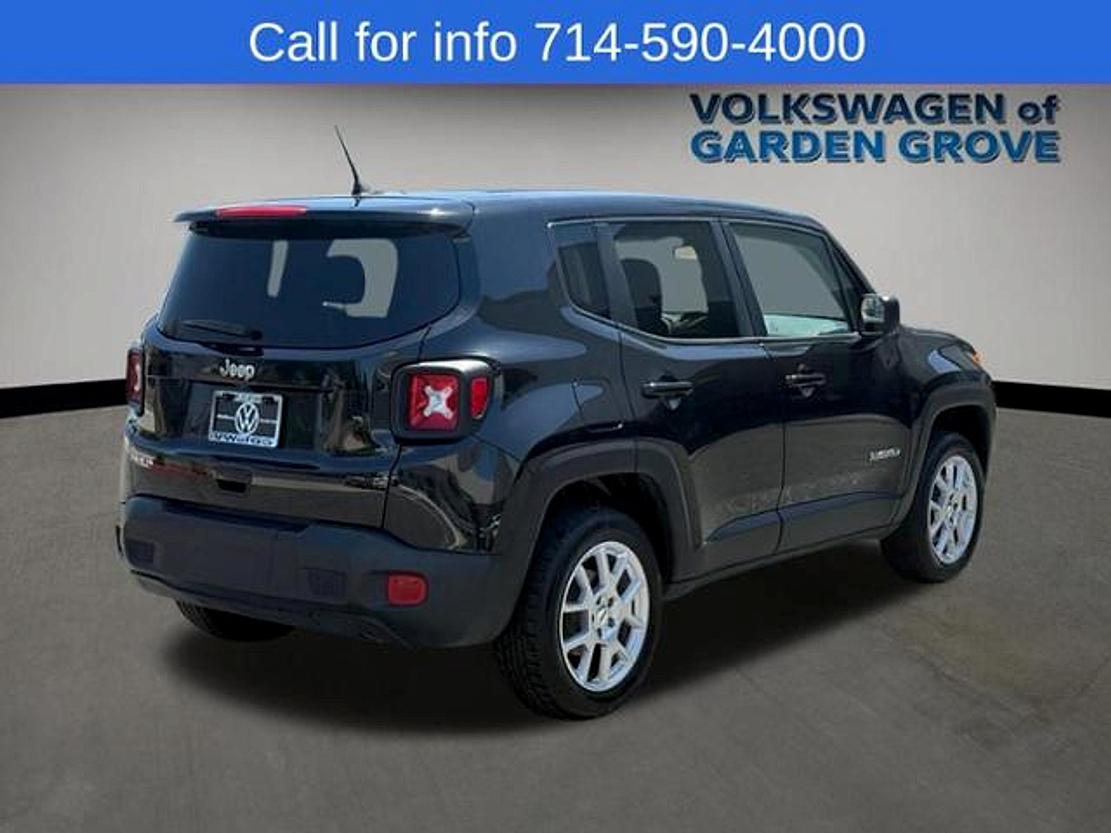 Used 2023 Jeep Renegade Latitude AWD/4WD image 7