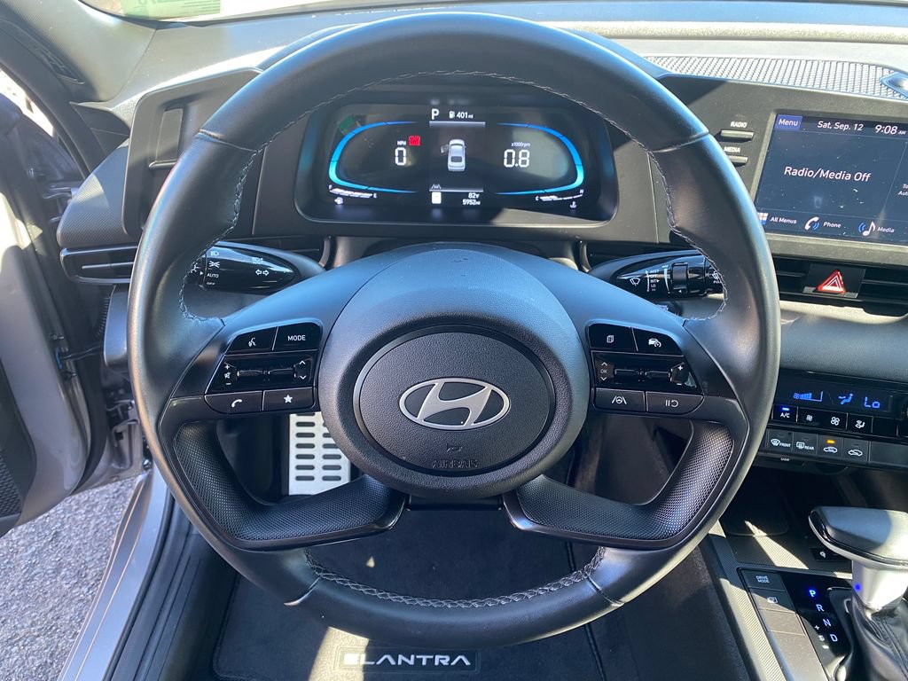 Used 2025 Hyundai Elantra Sport FWD image 32