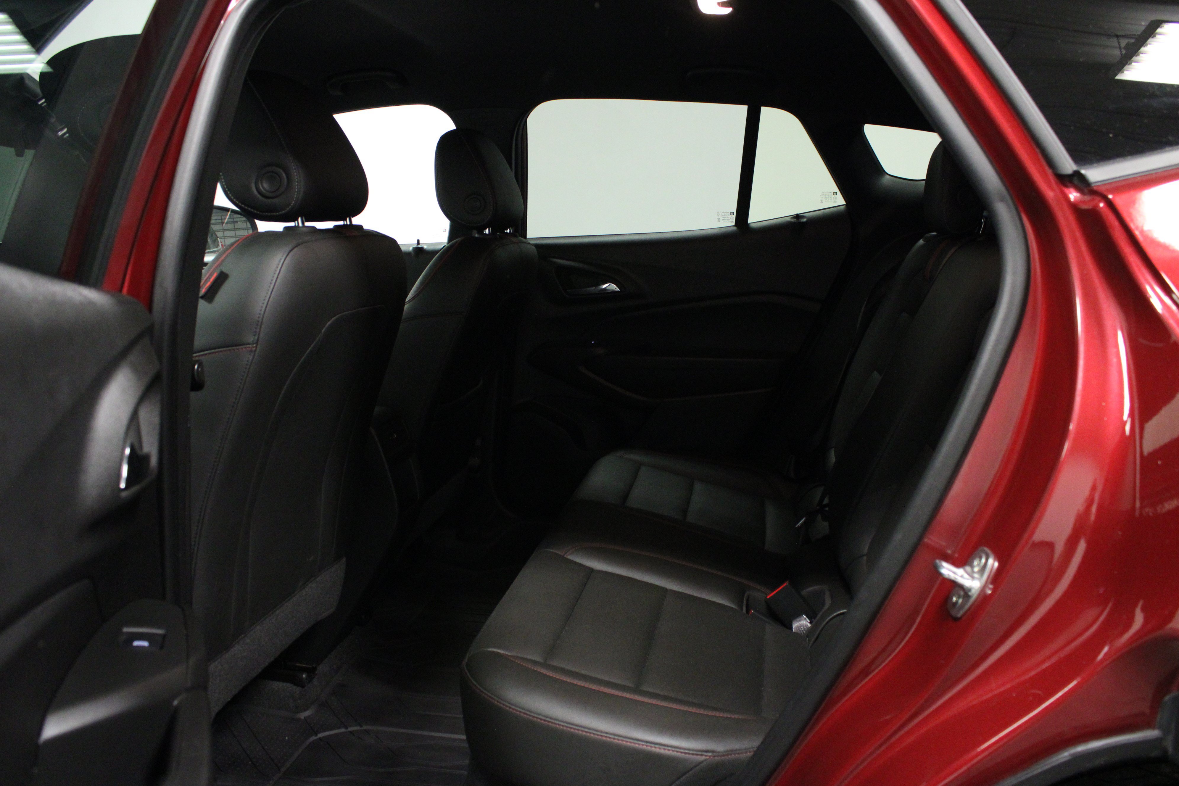 Used 2025 Chevrolet Trax RS w/ Driver Confidence Package FWD image 13