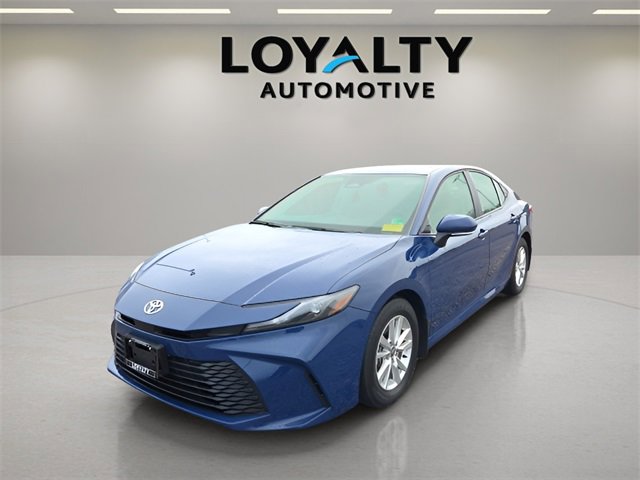 Used 2025 Toyota Camry LE w/ Convenience Package image 1