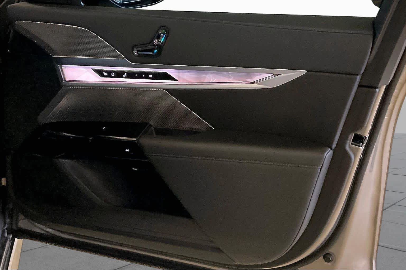 Certified 2023 BMW 740i RWD image 21