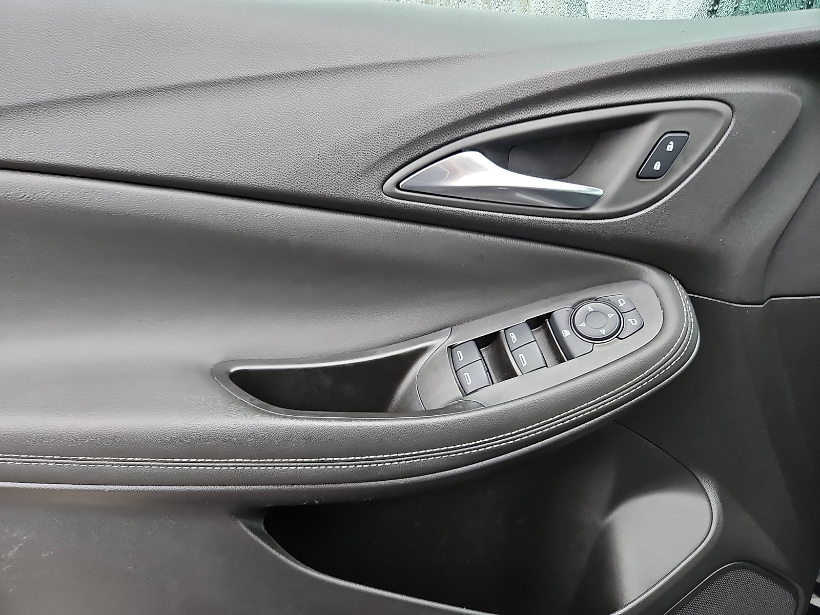 Certified 2024 Buick Encore GX Preferred image 12