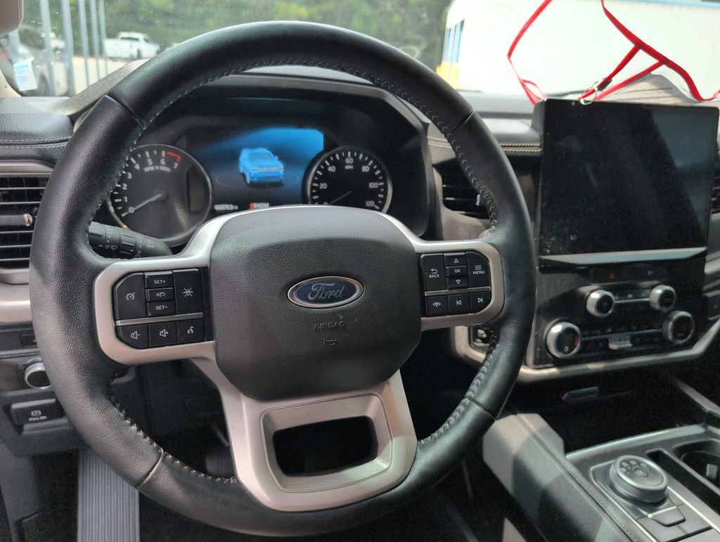 Used 2022 Ford Expedition XLT RWD image 12