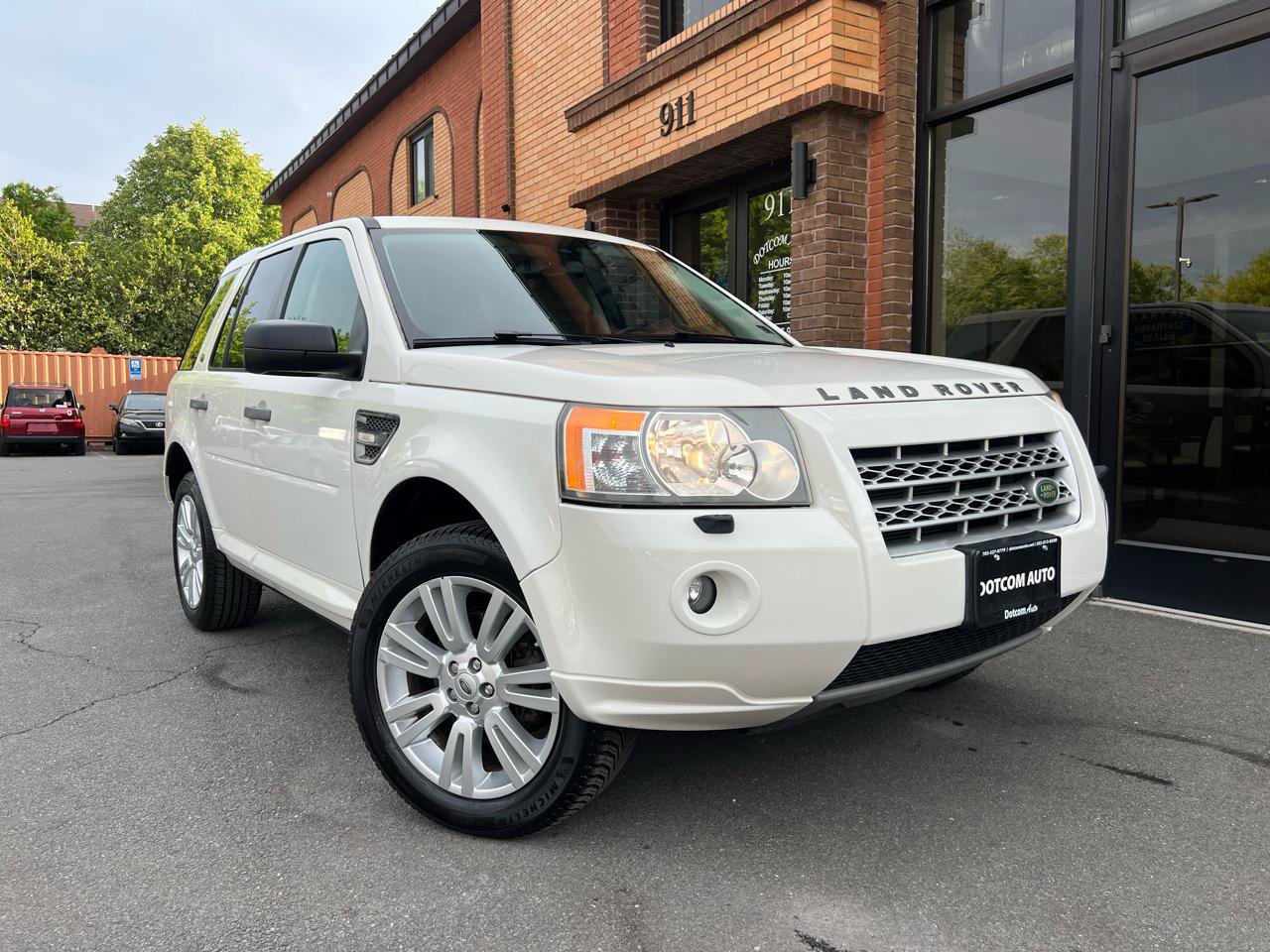 Used 2010 Land Rover LR2 HSE AWD/4WD image 16