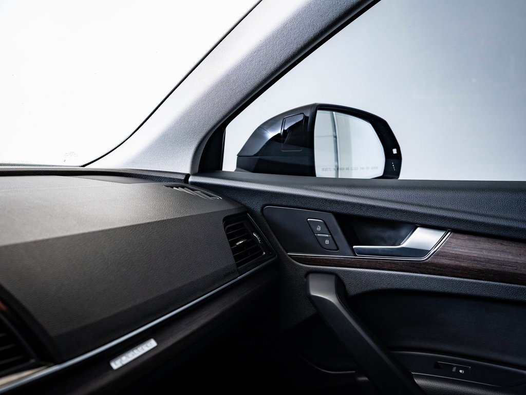 Certified 2025 Audi Q5 2.0T Premium w/ Convenience Plus Package image 32