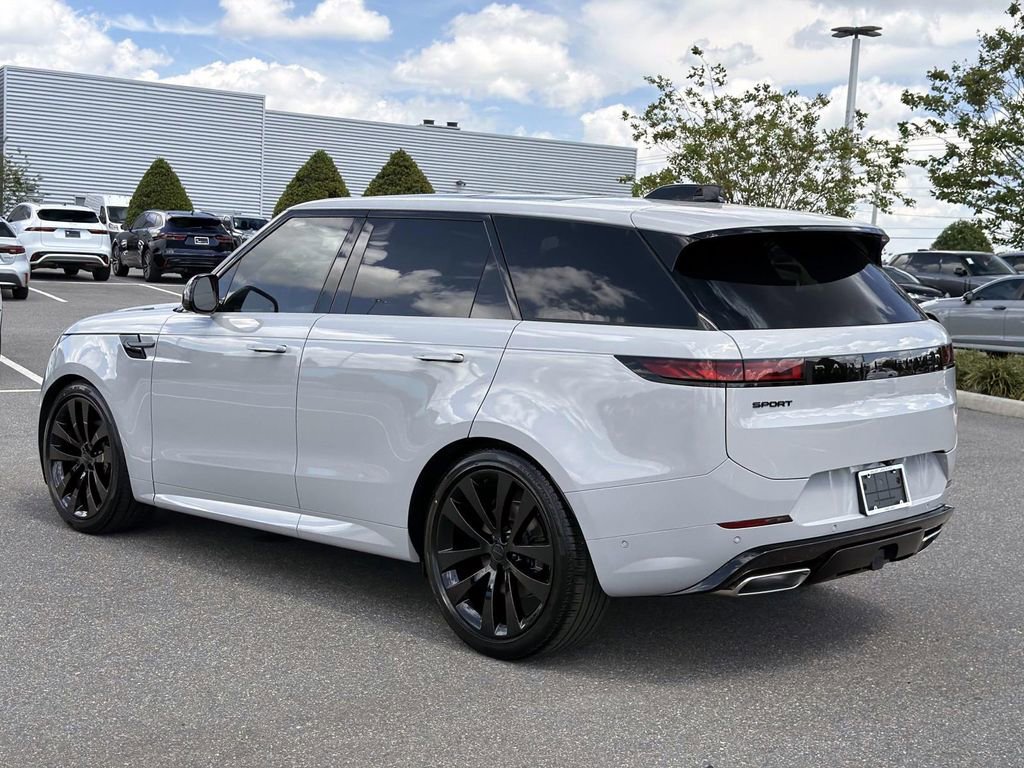 New 2026 Land Rover Range Rover Sport Dynamic SE image 3