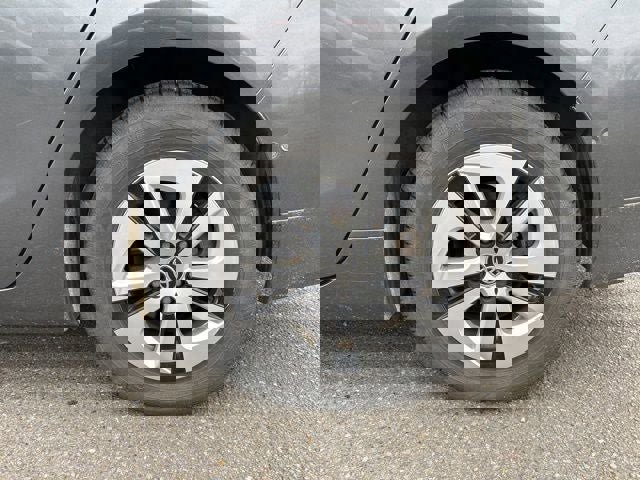 Used 2018 Toyota Prius Four w/ Advanced Technology Package FWD image 6