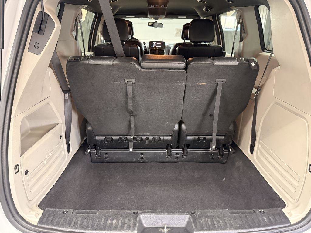 Used 2017 Dodge Grand Caravan SXT image 31