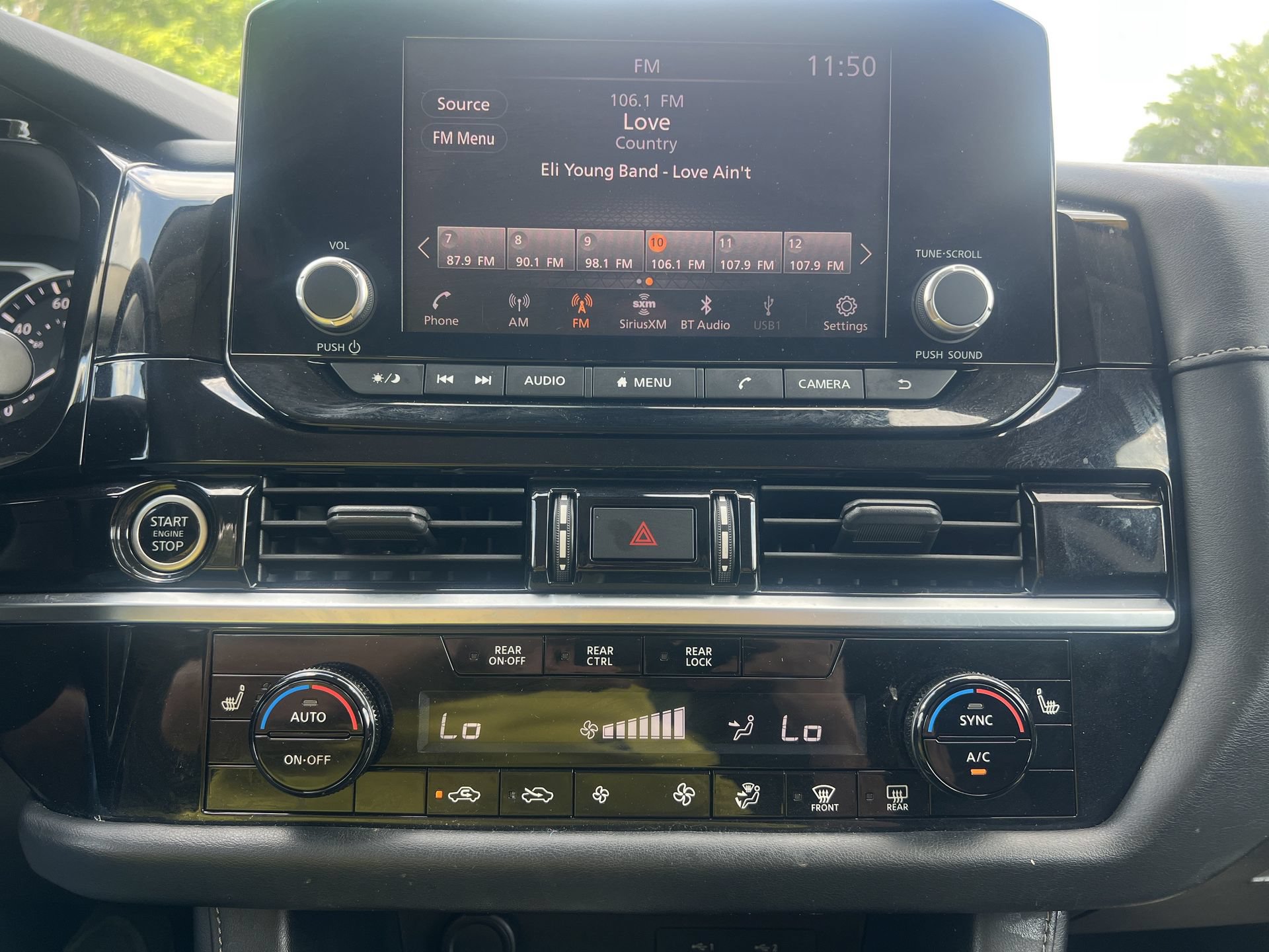 Used 2022 Nissan Pathfinder SV FWD image 4