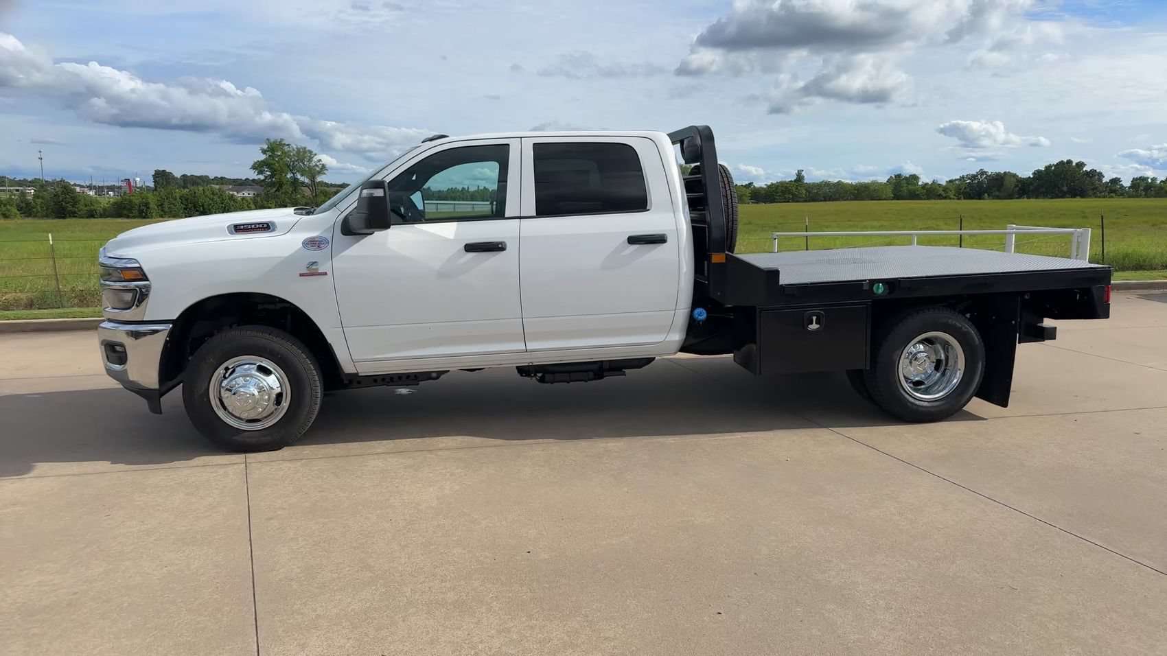 New 2026 RAM 3500 Tradesman w/ Chrome Appearance Group A AWD/4WD image 5