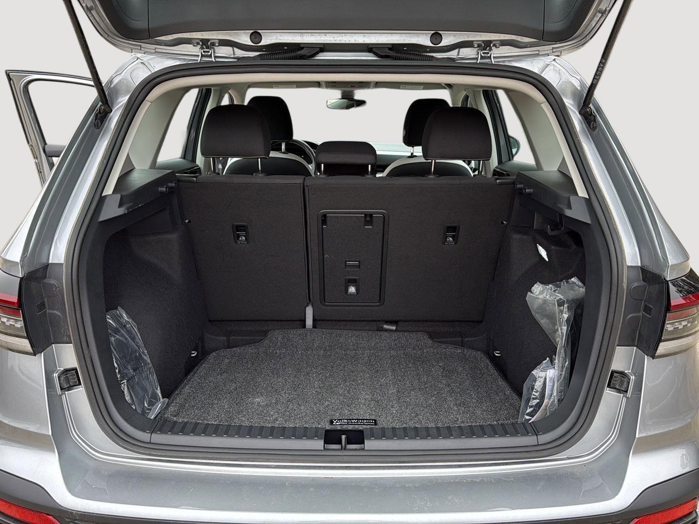 Certified 2025 Volkswagen Taos S w/ Taos MDO Package image 21