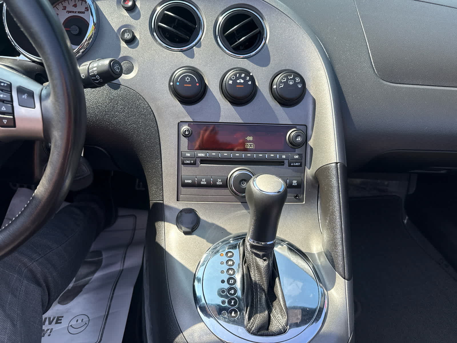 Used 2007 Pontiac Solstice Convertible w/ Premium Package RWD image 21