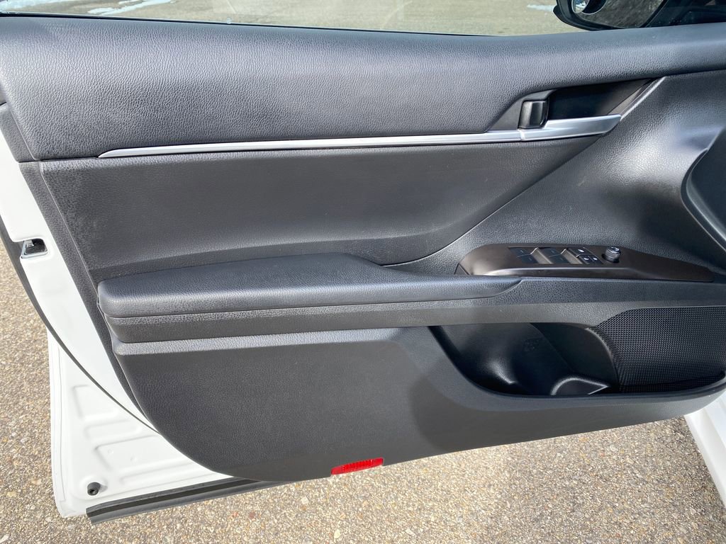 Used 2024 Toyota Camry LE image 11