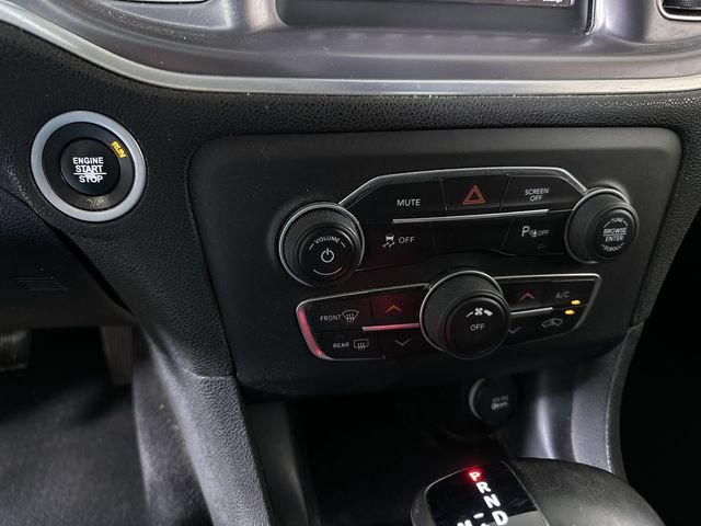 Used 2019 Dodge Charger SXT RWD image 17
