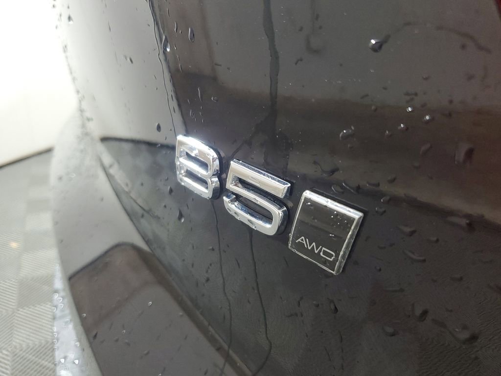 Used 2023 Volvo XC40 B5 Plus w/ Driver Assist Package image 9