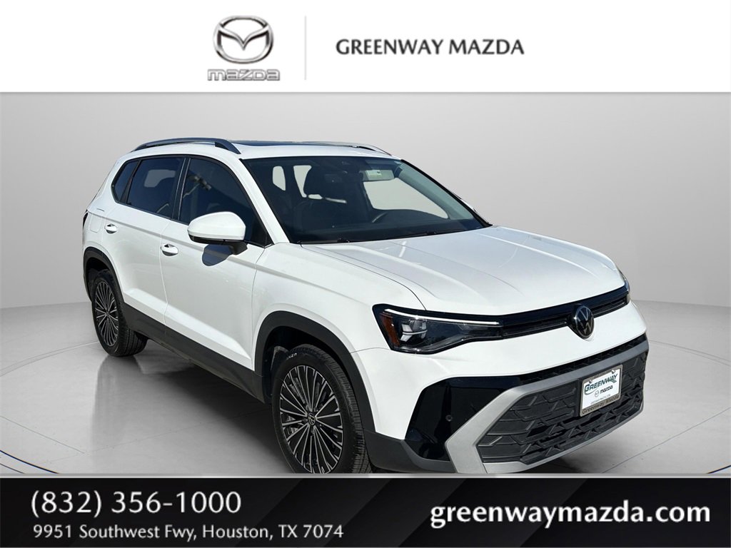 Used 2025 Volkswagen Taos SE w/ Panoramic Sunroof Package