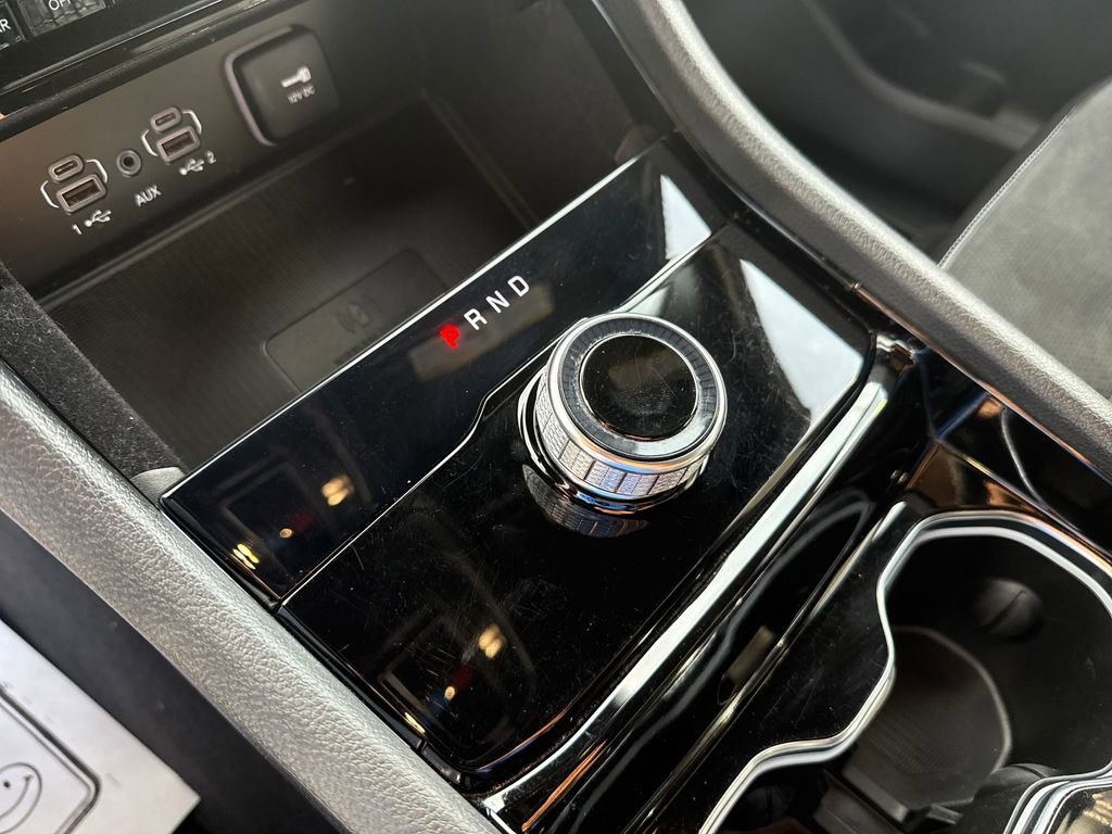 Used 2022 Jeep Grand Cherokee Altitude AWD/4WD image 27