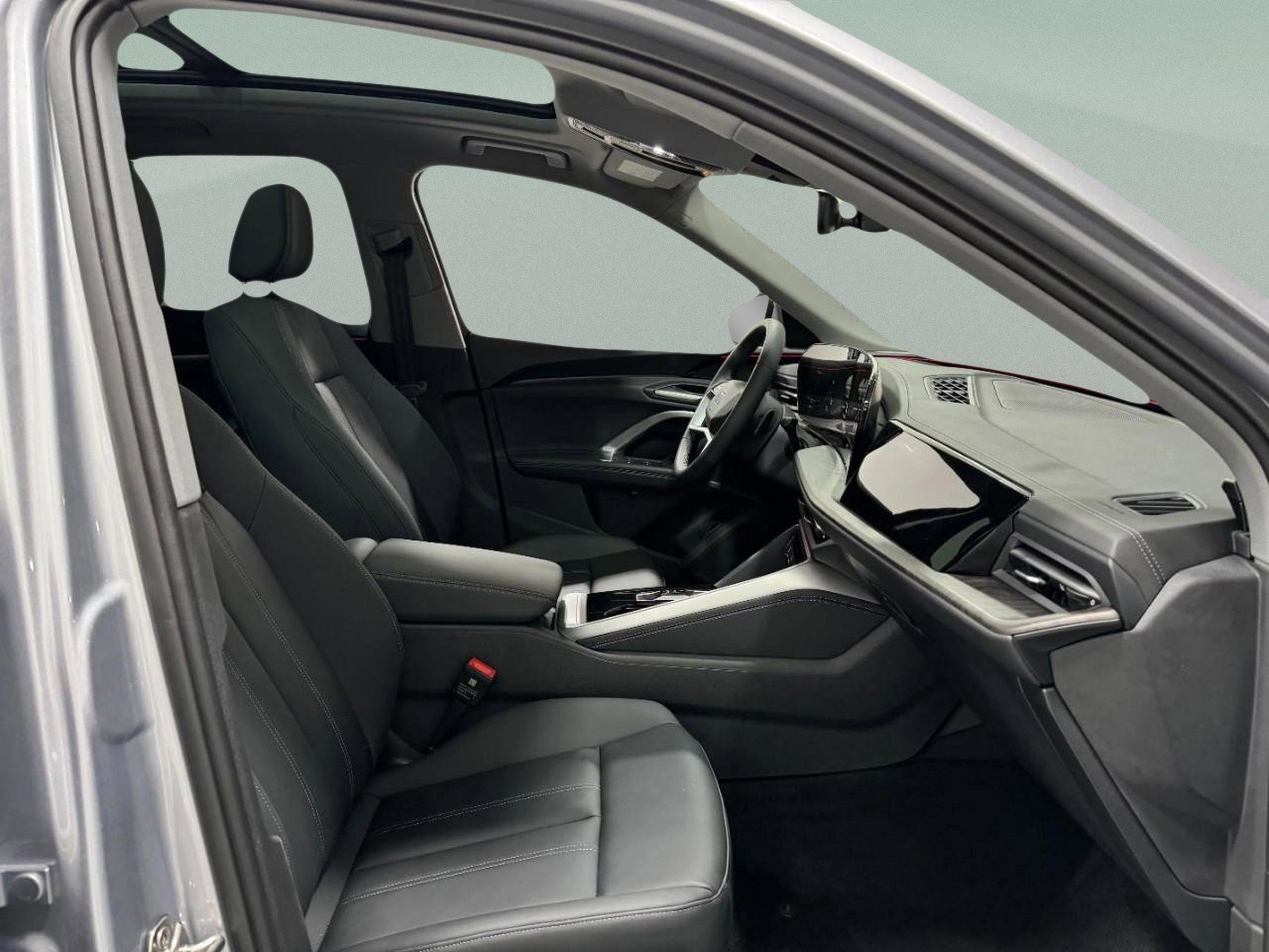 New 2025 Audi Q5 Premium image 16