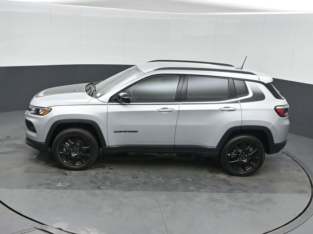 New 2026 Jeep Compass Latitude AWD/4WD image 31