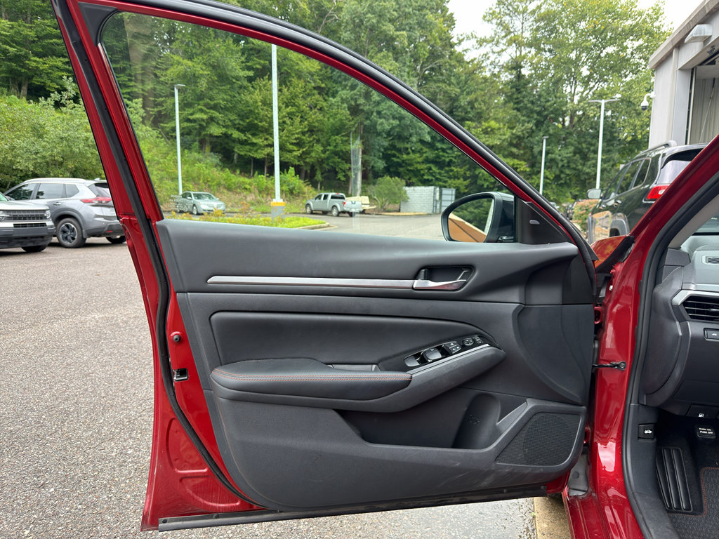 Certified 2024 Nissan Altima 2.5 SR FWD image 9