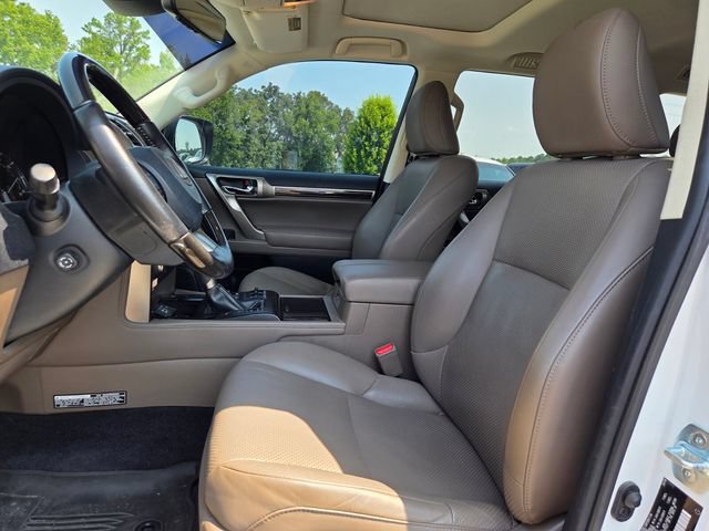 Used 2020 Lexus GX 460 Luxury w/ Luxury Sport Package AWD/4WD image 8
