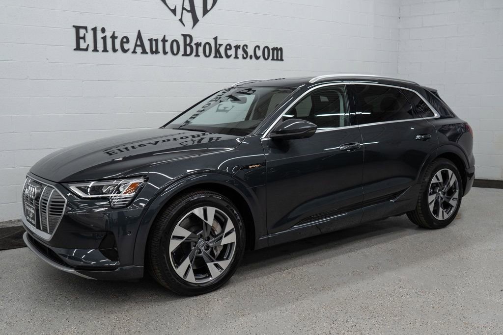 Used 2021 Audi e-tron Premium Plus w/ Premium Plus Package image 43