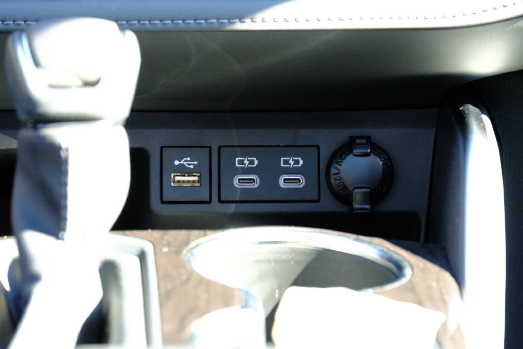New 2026 Toyota Highlander Platinum AWD/4WD image 32