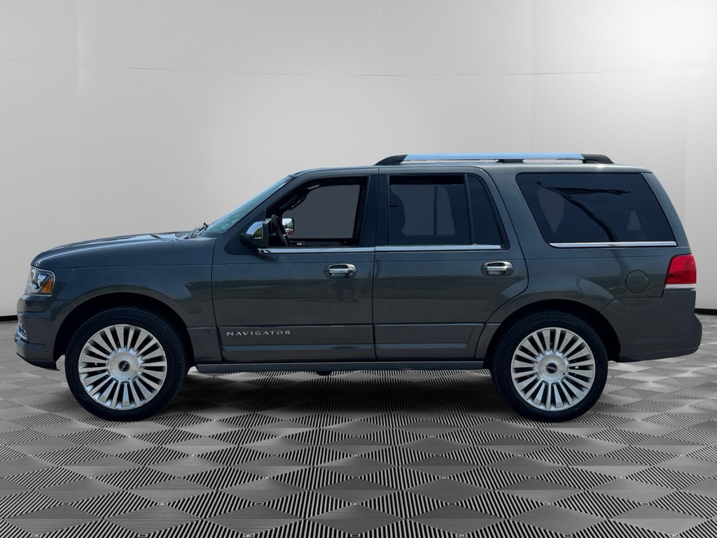 Used 2016 Lincoln Navigator Reserve AWD/4WD image 5