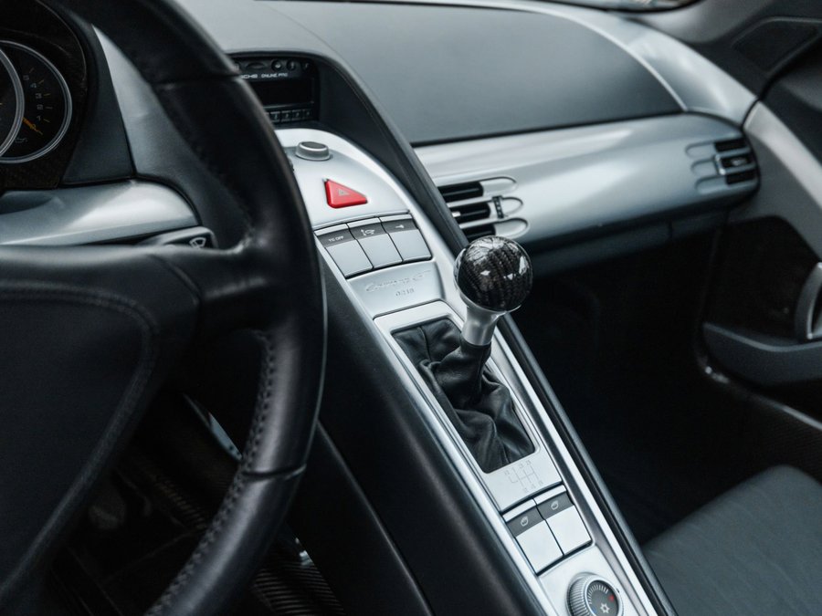 Used 2004 Porsche Carrera GT image 14