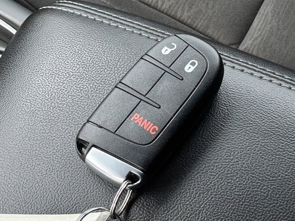 Used 2024 Dodge Durango SXT image 30