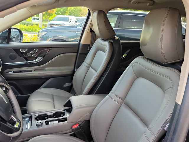 Certified 2025 Lincoln Corsair FWD image 10