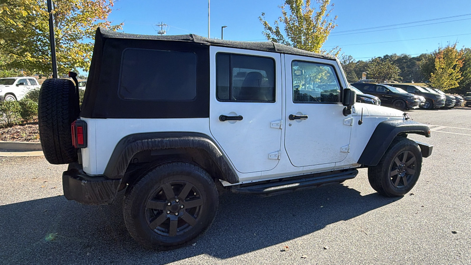 Used 2014 Jeep Wrangler Unlimited Sahara AWD/4WD image 8