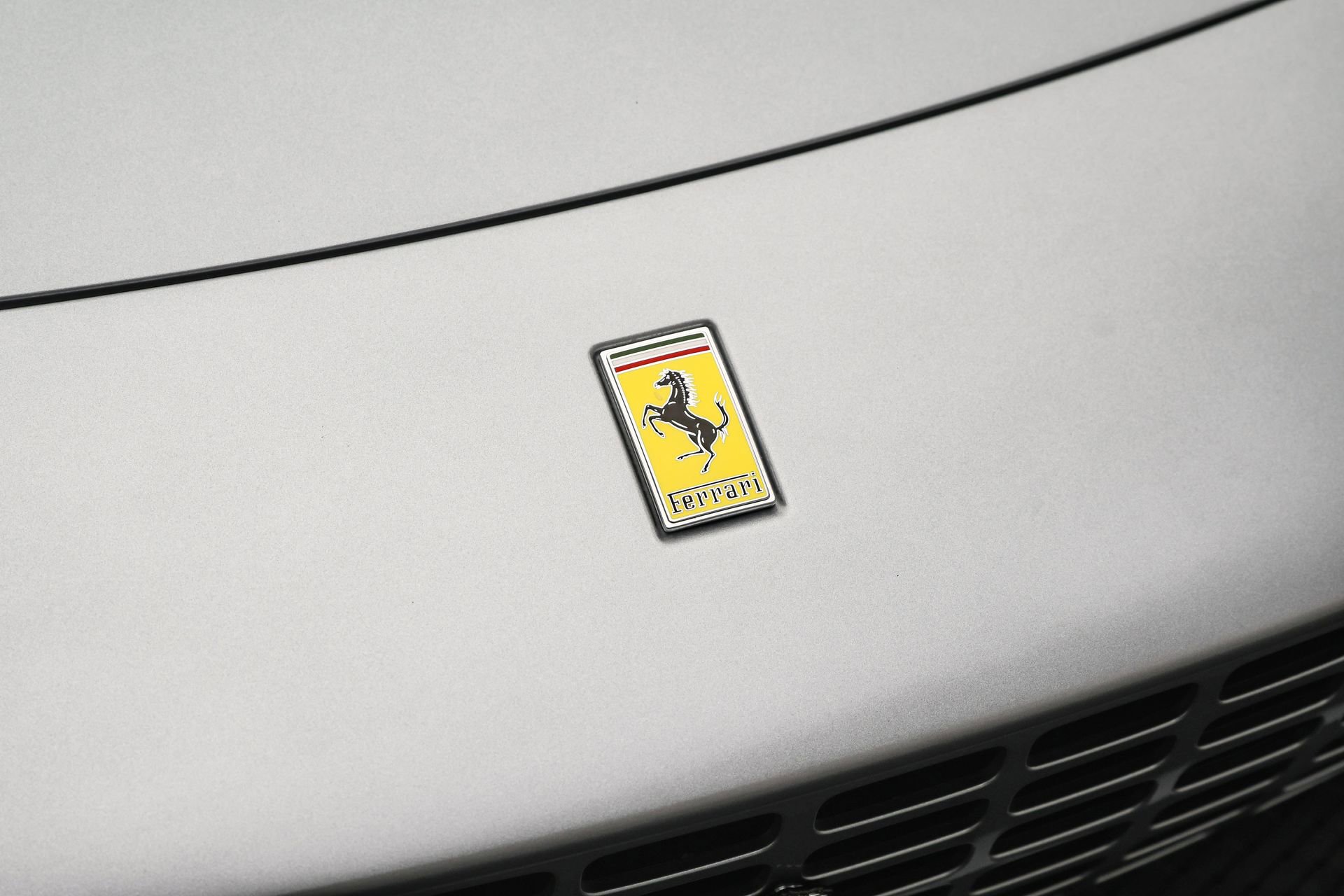 Used 2025 Ferrari Roma Spider image 27