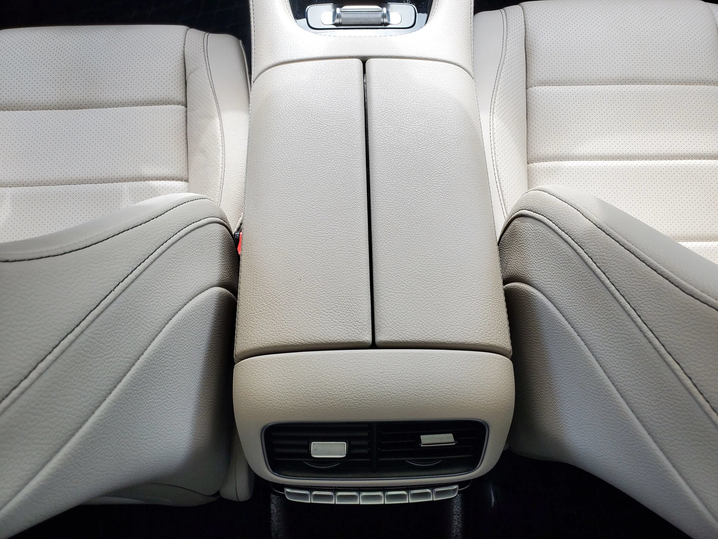 Used 2022 Mercedes-Benz GLS 450 4MATIC image 46